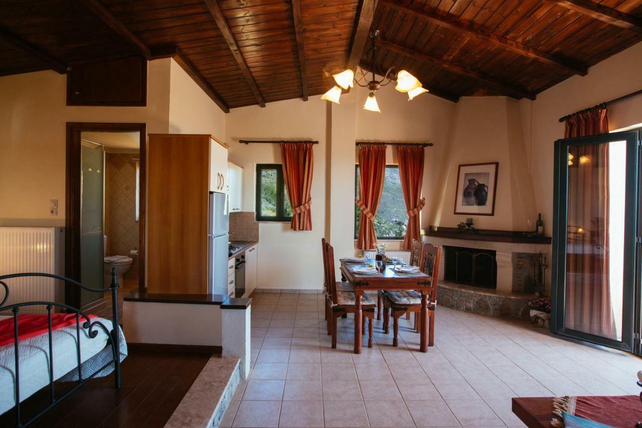 Aetovigla Guesthouse Krousonas  Dış mekan fotoğraf